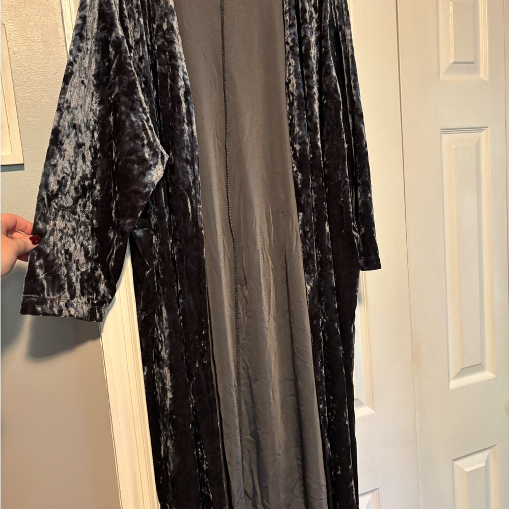 Ava & Viv Black Crushed Velvet Long Cardigan